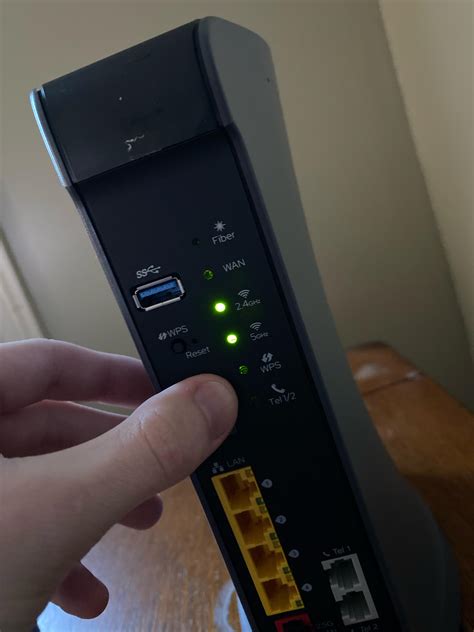 Routers use the same technology as radio, television and mobile phone networks through the use of modem. . Fidium router
